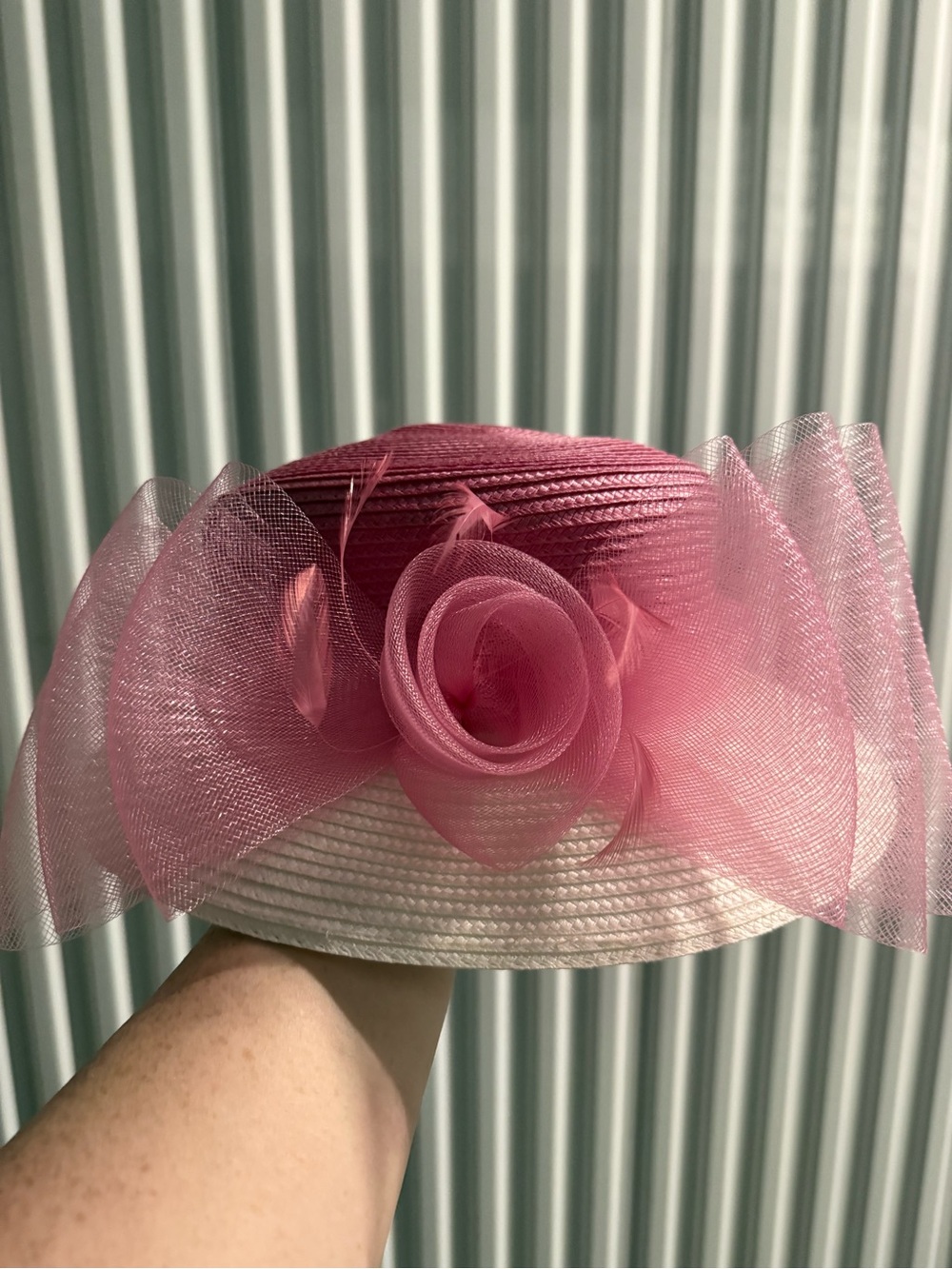 Giovannio ✅Hat Pink & White Sinamay Fascinator with Rosette Accent